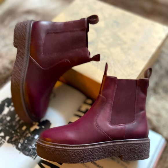 Free People Carmel Chelsea Boots - Picture 13 of 14